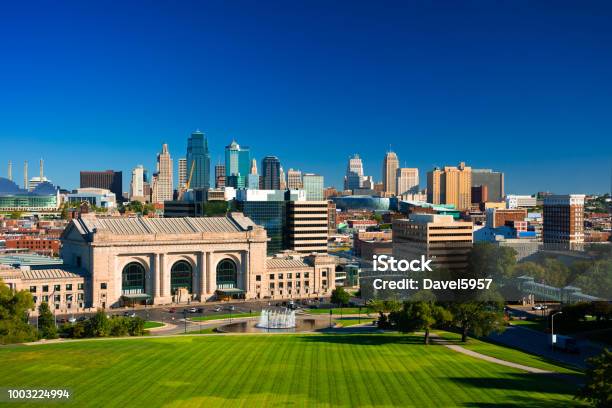 Kansas City Skyline W Union Station Park And Fountain Stock Photo - Download Image Now