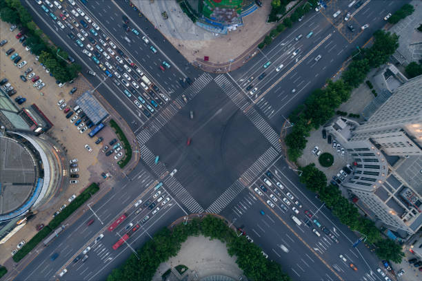 vista aérea de la intersección del camino - beijing traffic land vehicle city street fotografías e imágenes de stock