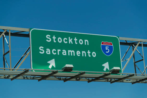 istock Stockton/Sacramento Road Sign 1003281470