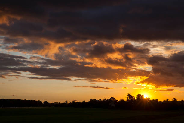 istock sunset city autumn 1003289568
