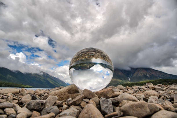 istock Crystal ball refraction photography in nature 1003294524