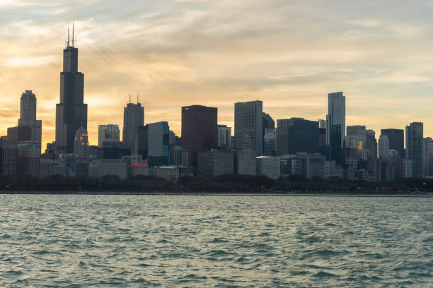 istock Beautiful Chicago city skyline 1003297484