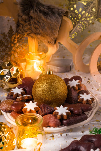 istock fresh and tasty Christmas gingerbread 1003310146