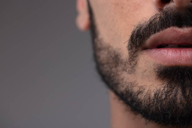 자른 수염된 남자의 입의 보기 - men stubble beard human hair 뉴스 사진 이미지