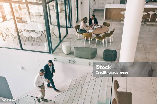 Erfolg Ist Alles Rund Um Das Büro Stockfoto und mehr Bilder von Büro - Büro, Modern, Groß