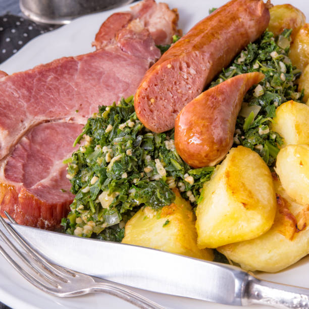 sabroso gruenkohl de oldenburg - leafes fotografías e imágenes de stock