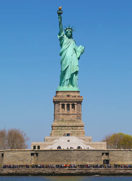 istock Whole Statue of Liberty from the front 1003468124