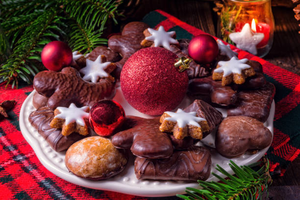 istock tasty Christmas gingerbread 1003474898