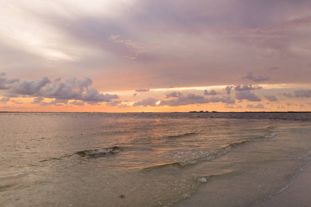 istock Colorful Fort Myers Beach Sunset 1003569192