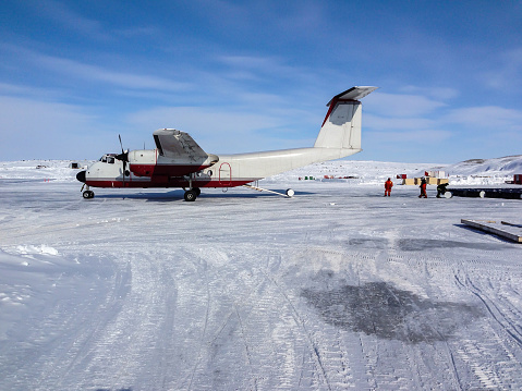 Arctic Cargo Plane Northern Icefield Landing Exploration Delivery