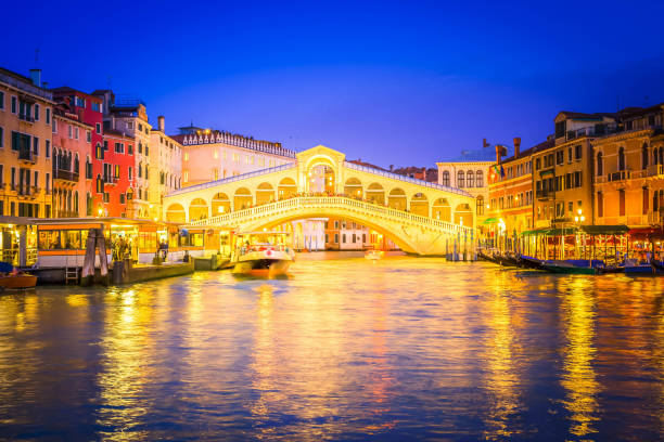 istock Rialto bridge, Venice, Italy 1003764248
