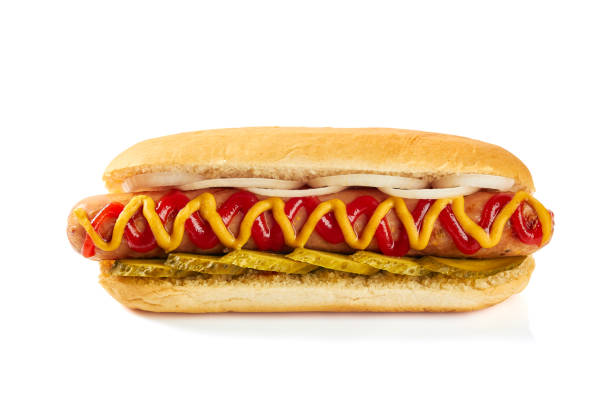 hot dog con pepino y cebolla en blanco - alimento conservado fotos fotografías e imágenes de stock