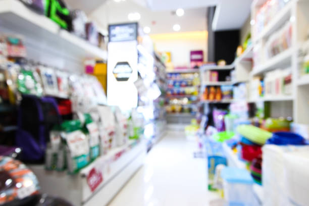 istock Blur Background of Pet Shop 1003883514