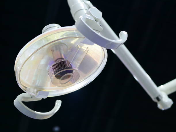 istock Lamp medical equipment 1004007910