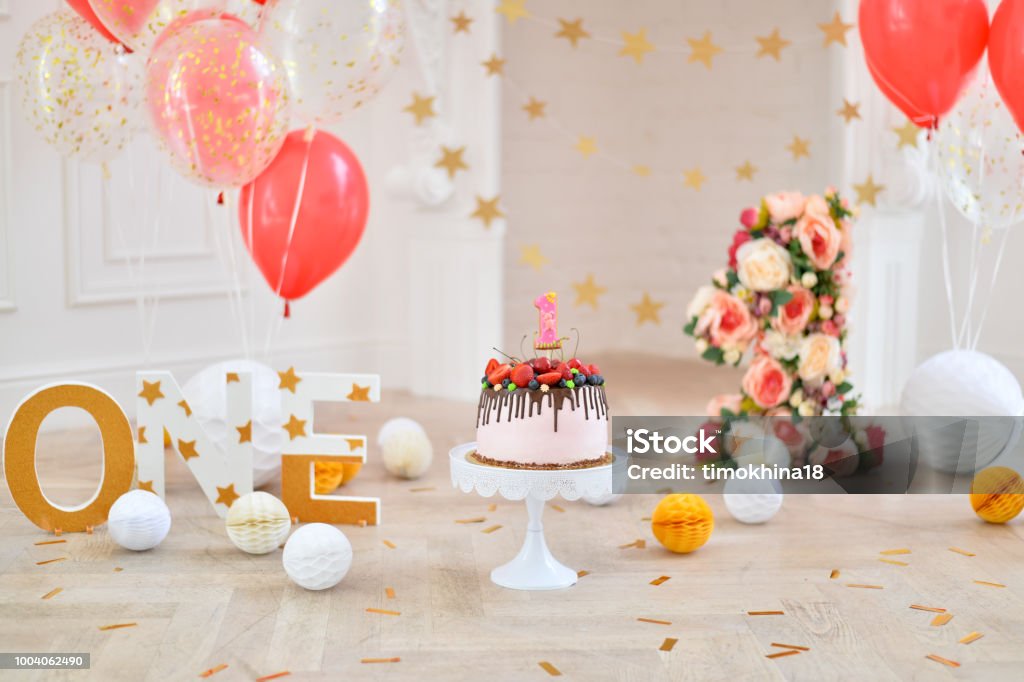 Birthday Decorations Ideas Balloons Red And White Stock Photo - Download  Image Now - iStock