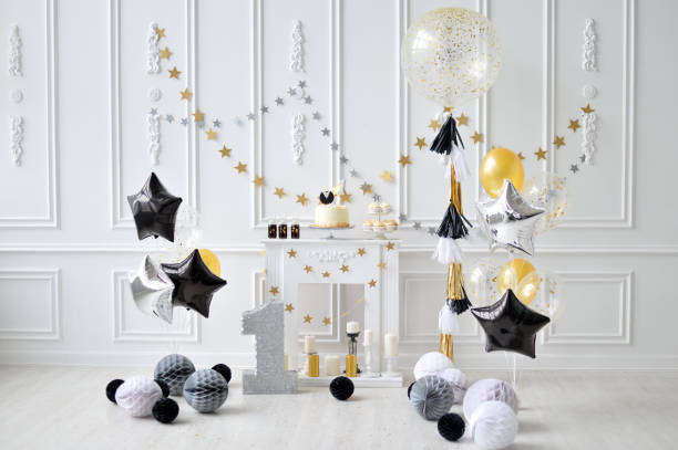istock Birthday decorations. black balloons. 1004065832