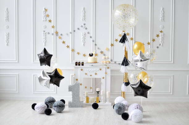istock Birthday decorations. black balloons. 1004065856
