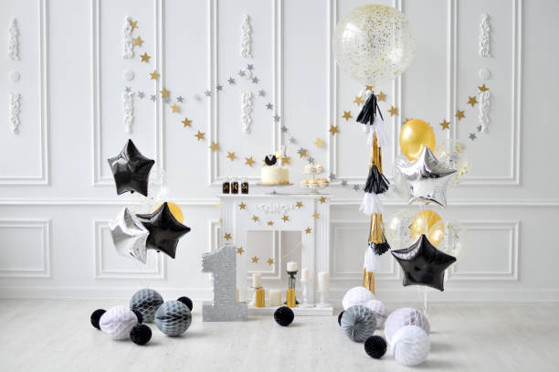 istock Birthday decorations. black balloons. 1004065878