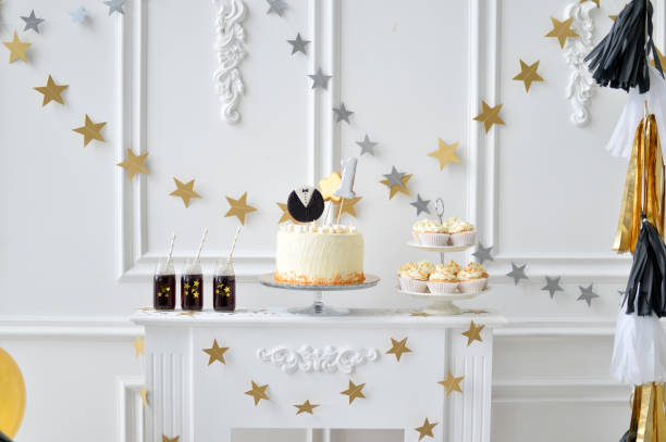 istock Birthday decorations. black balloons. 1004065922