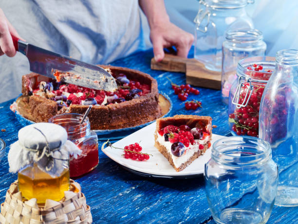 Cheesecake with frozen berries