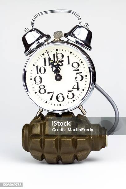 Bomb Stock Photo - Download Image Now - Bomb, Bombing, Clock - iStock
