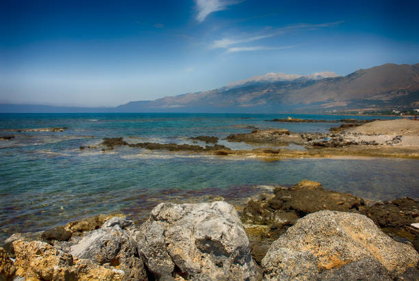 istock Coast with clear water and rocks 1004164192