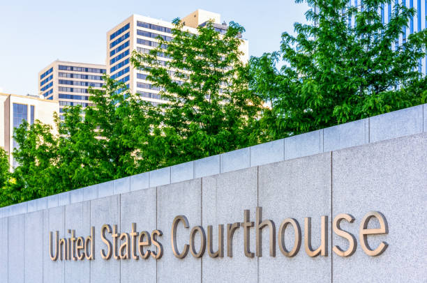 istock United States Courthouse Sign 1004254782