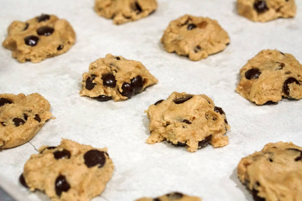 istock baking fresh homemade chocolate chip cookies on tray 1004263176