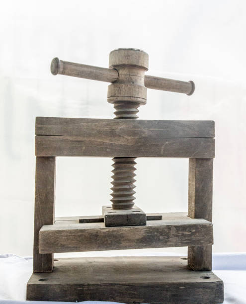istock Old wooden printing press 1004533958