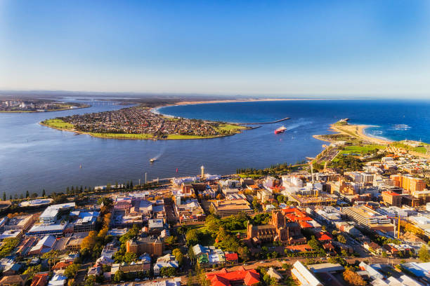 d newcastle cbd delta - port stephens new south wales australia coastline foto e immagini stock