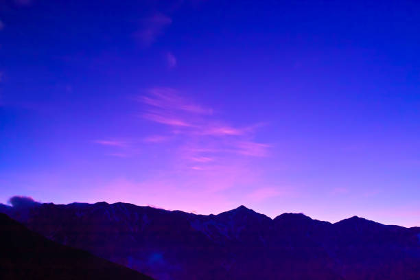 istock Shirouma sanzan at dusk 1004582912