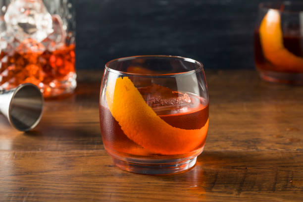 istock Alcoholic Red Negroni Cocktail 1004657414
