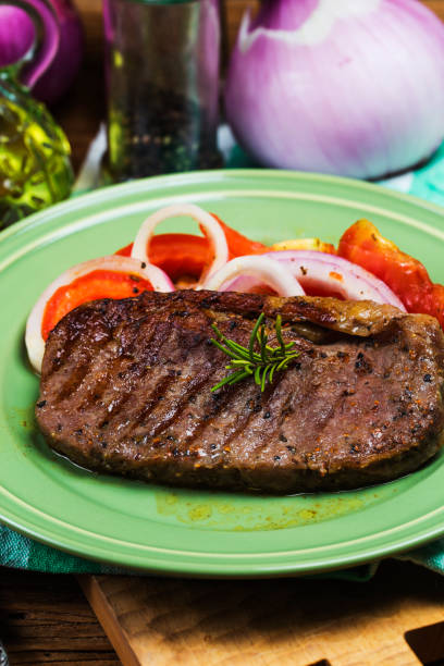 bife frito, tomate, cebola - sirloin steak top sirloin onion food state - fotografias e filmes do acervo