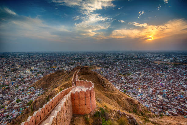 istock Sunset at Nargar Fort Jaipur 1004709670