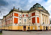 theater.jpg?b=1&s=170x170&k=20&c=gwBMQjl4duWngInp6cFGLljSSR8oPRtxjwai4GIZr6M=