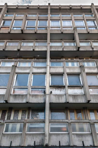 istock ROBIN HOOD GARDENS LONDON 1004801118