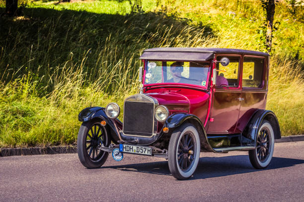 1917 ford model t - 1910s style стоковые фото и изображения
