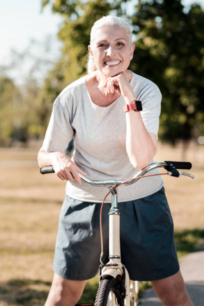 istock Sporty mature female expressing positivity 1005014152