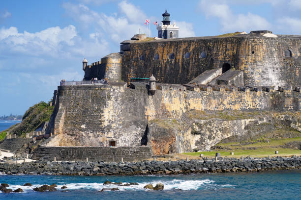 o el morro, na velha san juan, porto rico. - castillo de san cristobal - fotografias e filmes do acervo