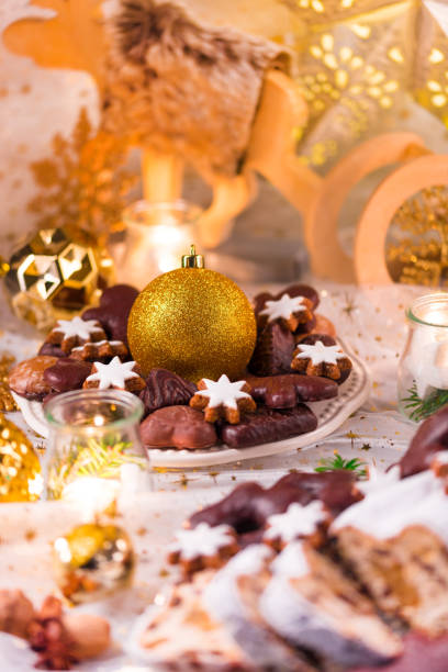 istock tasty Christmas gingerbread 1005048338
