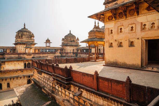 istock Orchha Fort Jahangir Mahal, ancient ruins in India 1005048464