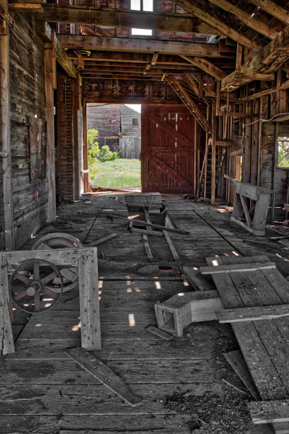 istock Inside of Abandoned Grain Elevator on the Prairies 1005054168