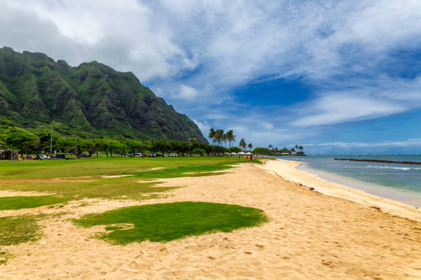 istock Kualoa beach park and mountain range on Oahu island, Hawaii 1005173772