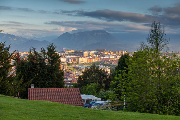 istock Oviedo city view in sunset. Spain 1005288276