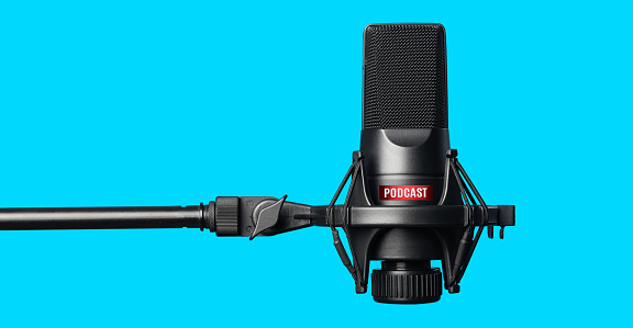 Micrófono de estudio para la grabación de podcasts photo