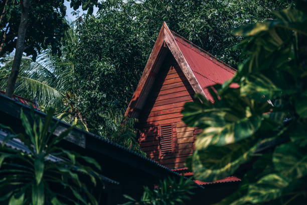 architettura bungalow tailandese - junge foto e immagini stock