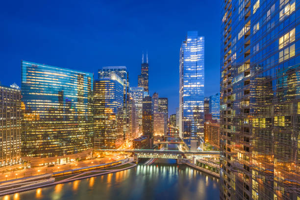 istock Chicago, Illinois, USA Cityscape 1005439214
