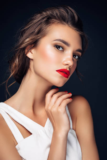 istock Young beautiful woman 1005618338