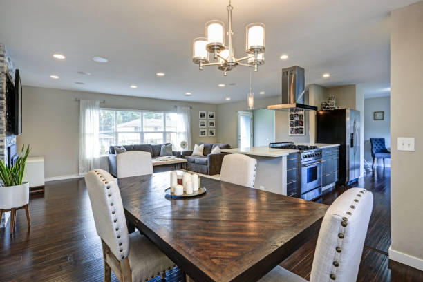 istock Light and open dining area in one story rambler. 1005634042