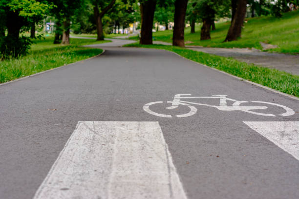 istock Cycle Paths in the city Park 1005668386